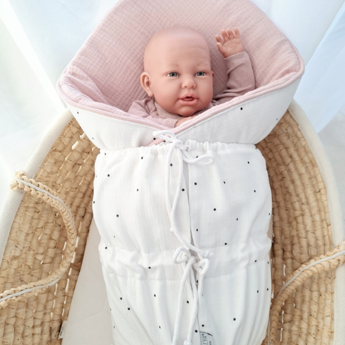 Vzorované mušelínové zavinovačky so šnurovaním s bodkovaným a iným vzorom od Denalya